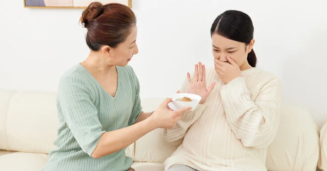 Ốm nghén khi mang thai có nguy hiểm? Xử lý ra sao? 4 Ốm nghén khi mang thai có nguy hiểm