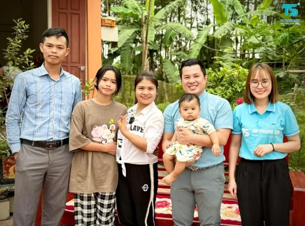 Thông tin tiểu sử bác sĩ Phạm Thành Sơn 3 Bác sĩ Thành Sơn trong chuyến thăm gia đình khách hàng SBD thành công 3544