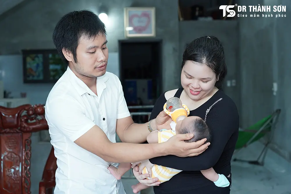 Tinh trùng yếu, AMH cao không ngăn được giấc mơ làm cha mẹ: Câu chuyện truyền cảm hứng của vợ chồng chị Lan (Mỹ Đức) 3 Tinh trùng yếu, AMH cao không ngăn được giấc mơ làm cha mẹ Câu chuyện truyền cảm hứng của vợ chồng chị Lan (Mỹ Đức)