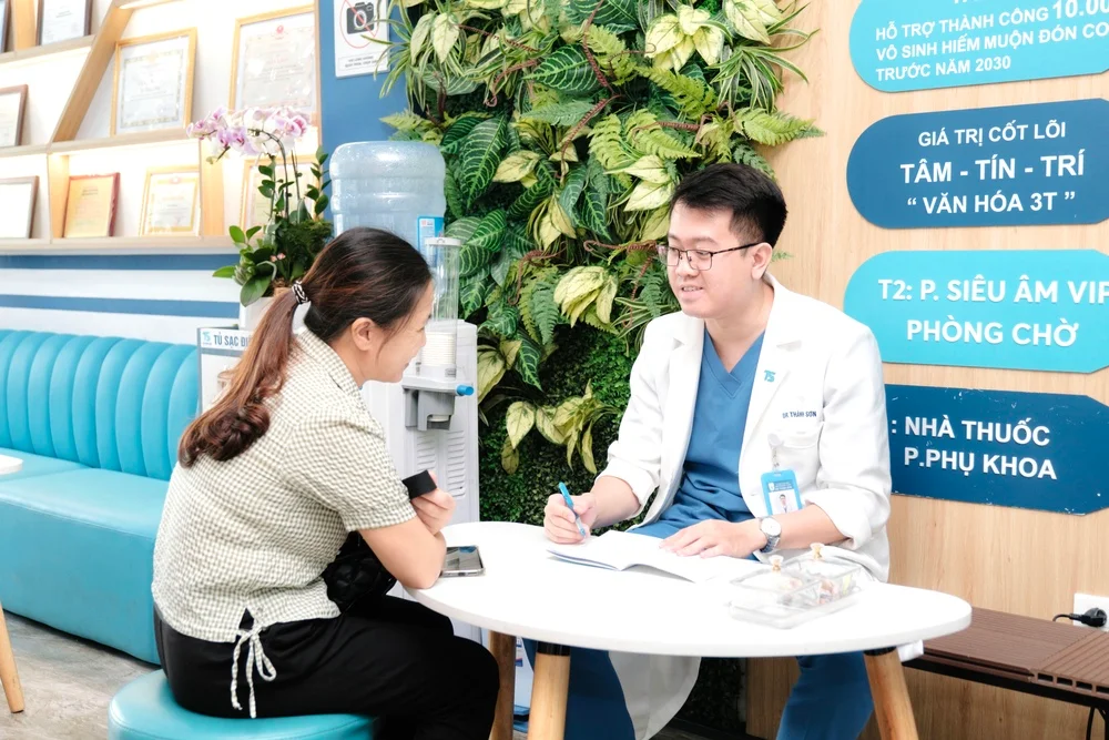 Địa chỉ khám hiếm muộn ở Long Biên được nhiều cặp đôi review tốt 2 Bị PCOS và thừa cân, trứng phát triển kém – Có thể mang thai không?