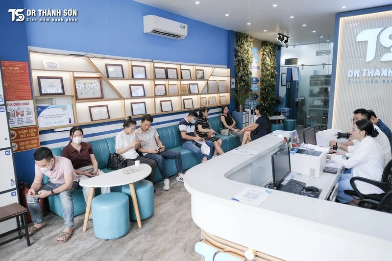 Viêm tuyến tiền liệt – Nam giới quanh Long Biên nên khám ở đâu an toàn? 2 Viêm tuyến tiền liệt – Nam giới quanh Long Biên nên khám ở đâu an toàn?